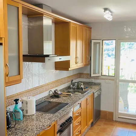 Apartment Marbella Sun - Lush Garden And Sea View *